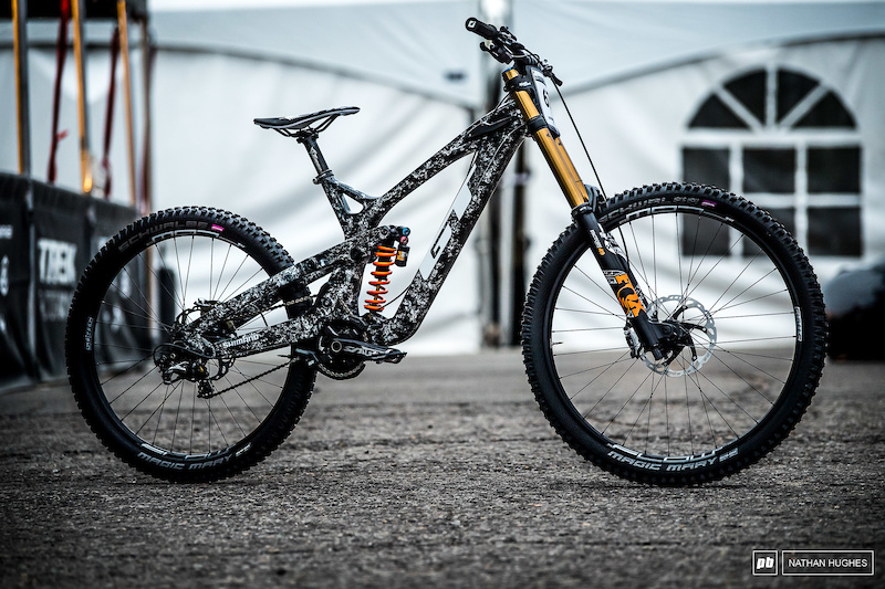 29 Custom Painted Dh Bikes From The Mont Sainte Anne World