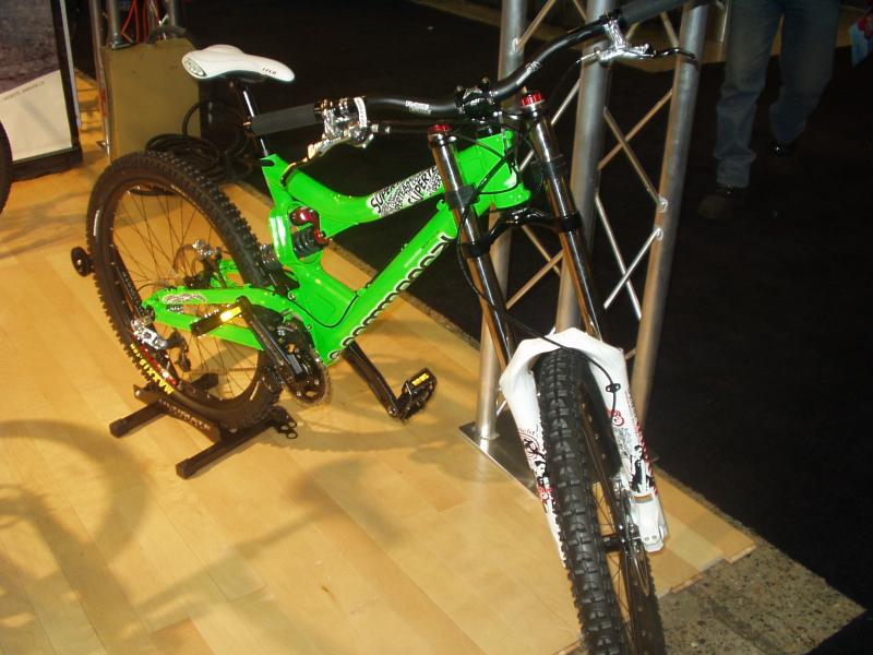 the 2008 Commencal supreme team