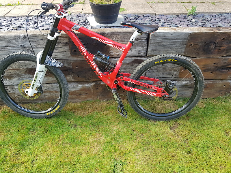 commencal supreme dh v2 2011