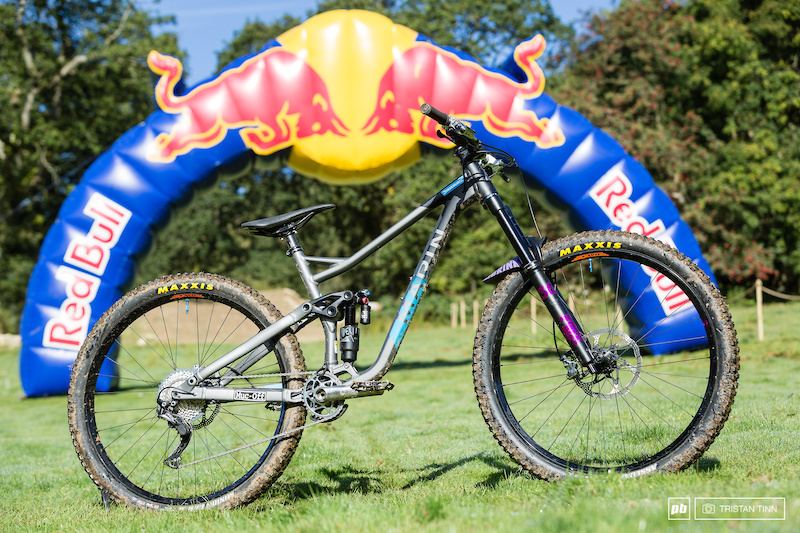 12 Downhill Bikes From Hardline 2019 Pinkbike