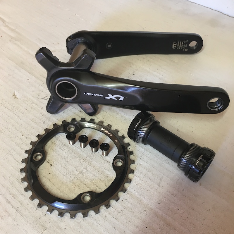 xt m8000 bottom bracket