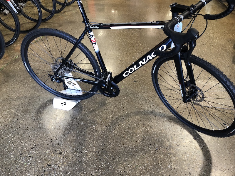 Colnago store a2r cx