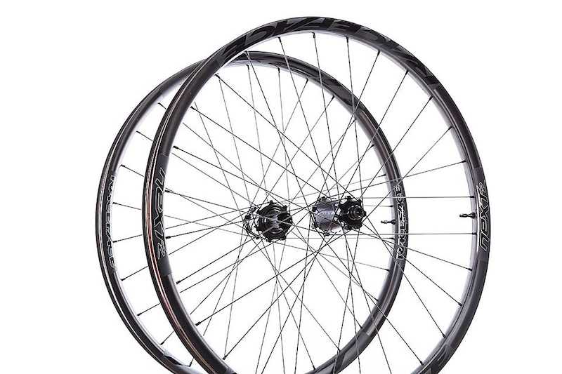 race face carbon wheels