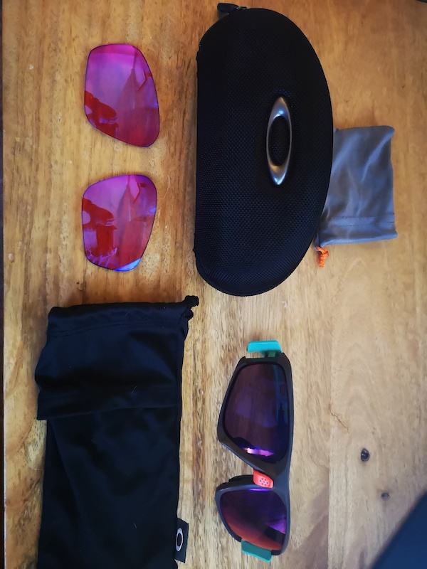 2019 Oakley Field Jacket Glasses and spare lenses For Sale