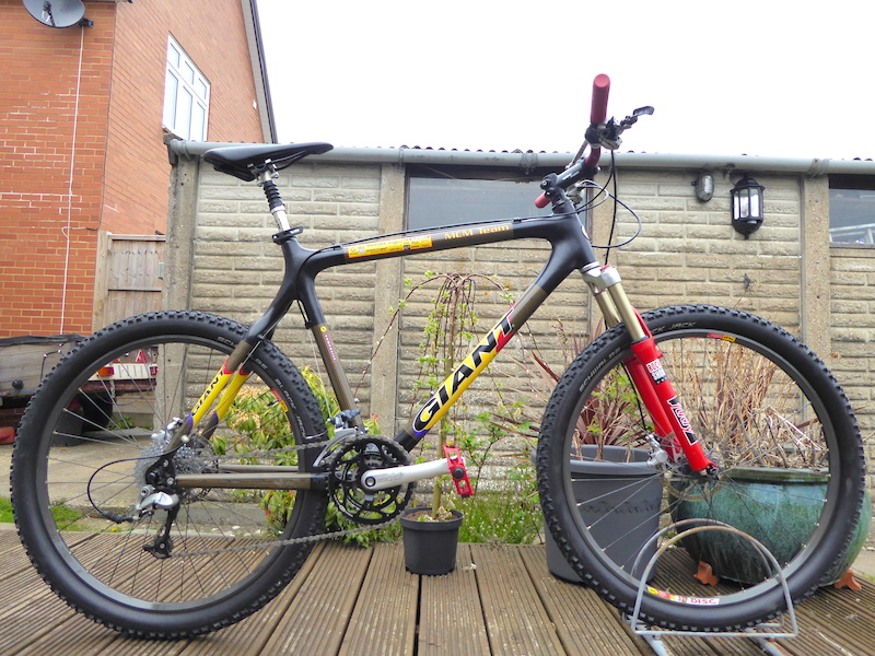 Giant MCM Zero Carbon M size 2002