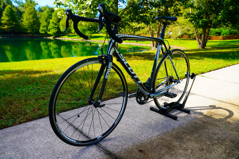 2011 Scott Addict R3 - Full carbon Road - 18lbs- $2500 MSRP For Sale