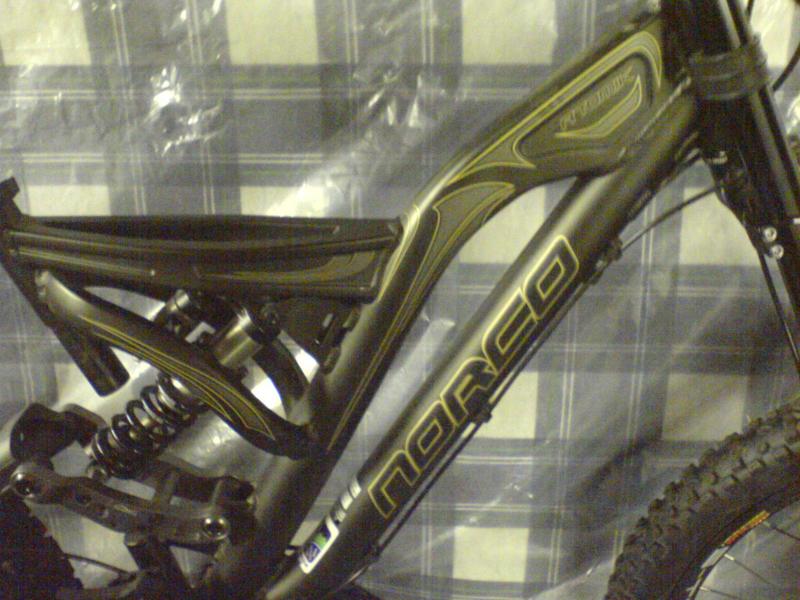 close up of my new norco dh bike