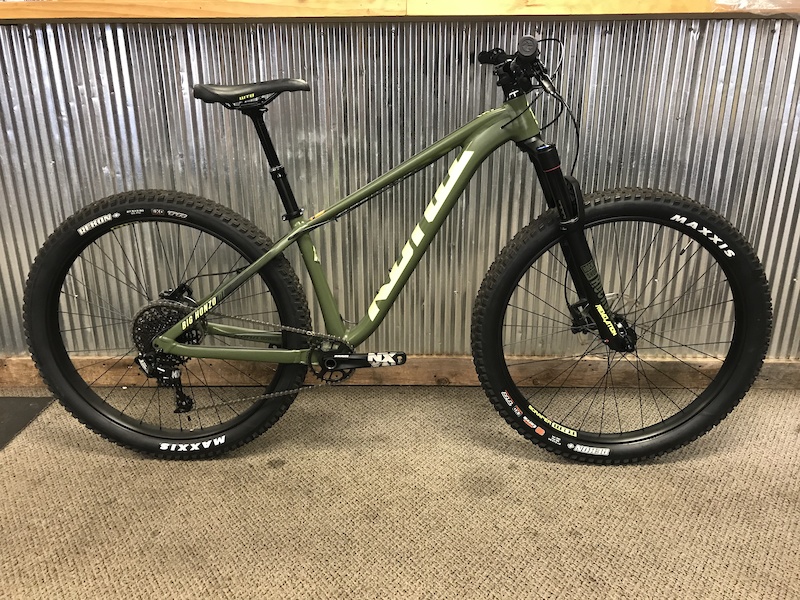 honda livo bs6 red colour