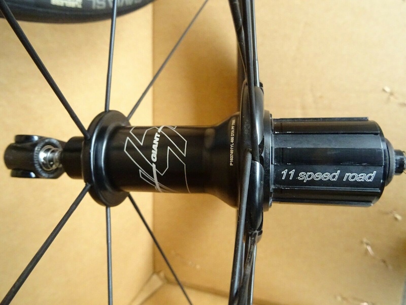 2018 Giant SLR 1 Carbon Road Wheels + SL Tyres 11 Speed For Sale