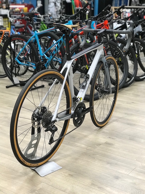 scott addict 20 disc road bike 2019