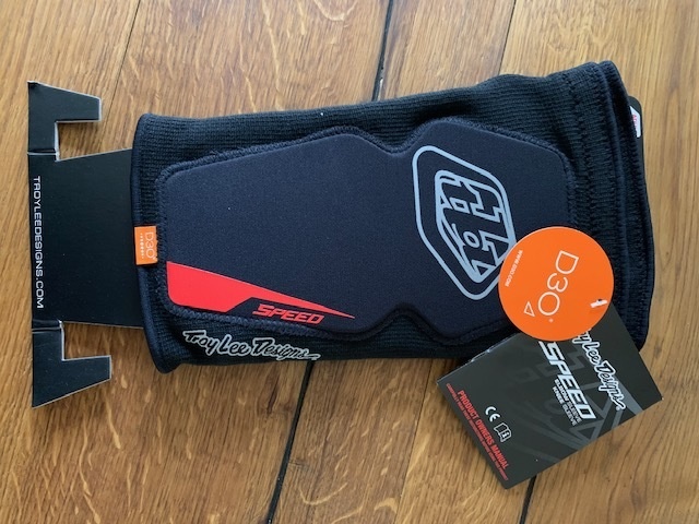 troy lee d30 knee pads