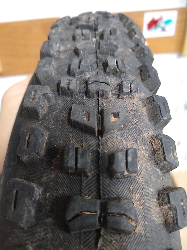 maxxis aggressor 2.5 27.5