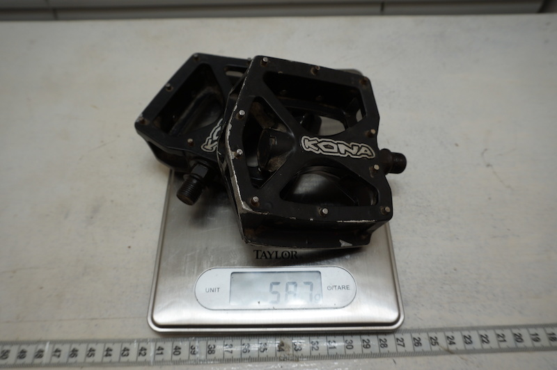 kona flat pedals