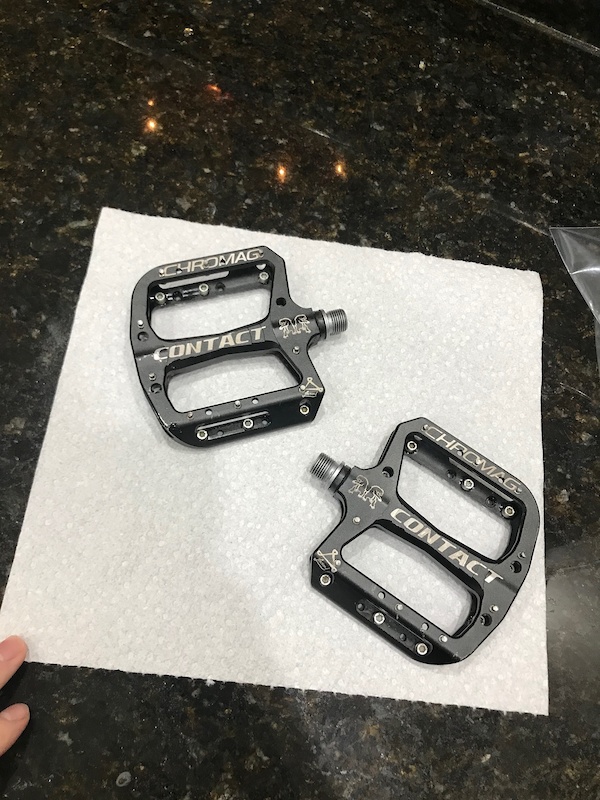 chromag flat pedals
