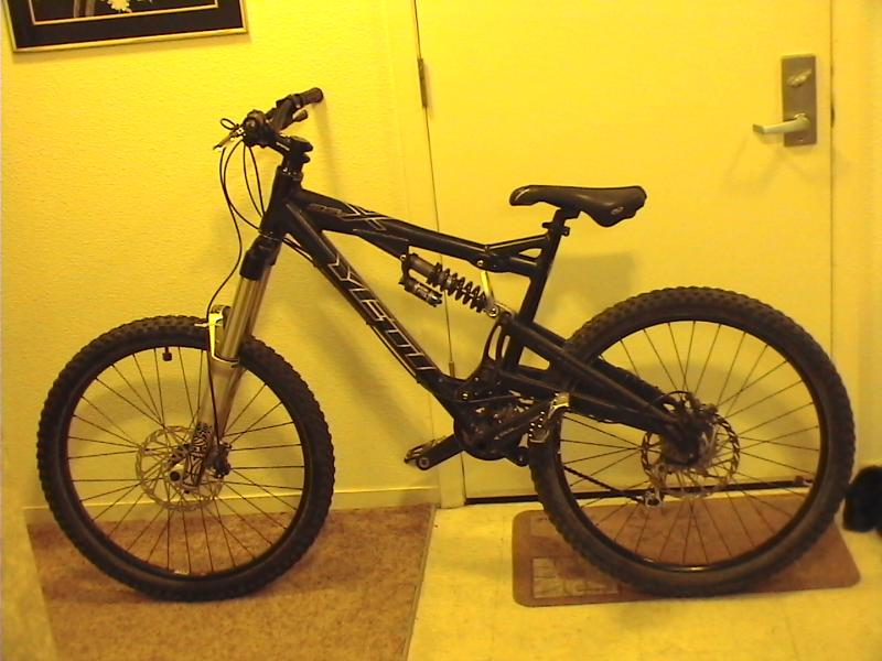 yeti asx with galvanaized totem

got the totem new for 350 with headset and stem. all brand new local deal