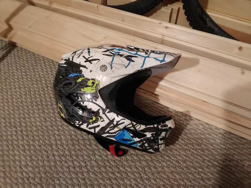 specialized dissident comp