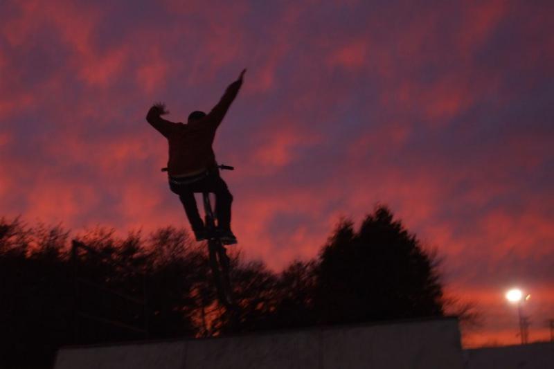 Tuck no hand at sunset. 
The colors hasnt been edit at all.