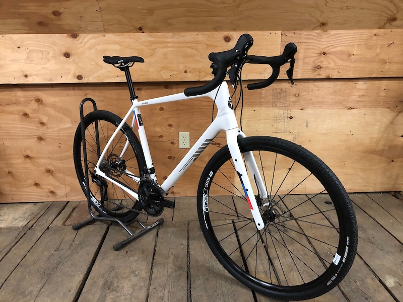 Salsa warbird carbon discount 105 700 bike