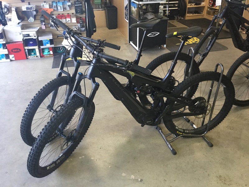 pivot demo bikes for sale