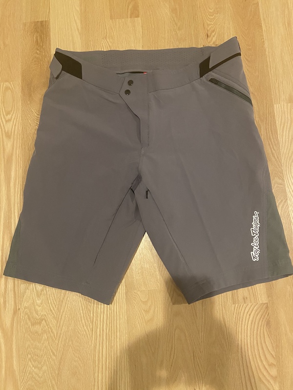 tld ruckus short