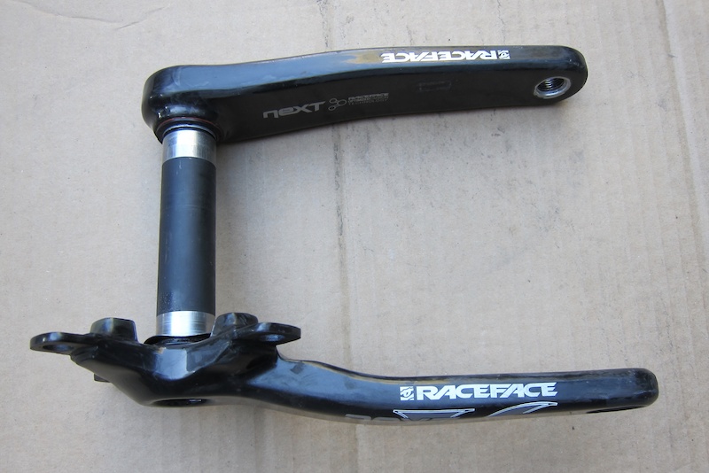 RACE FACE NEXT CARBON CRANKSET - 175MM - 104 BCD For Sale