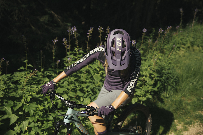 Fox Speedframe MTB Bike mit Visier Helm Dark Purple Lila 