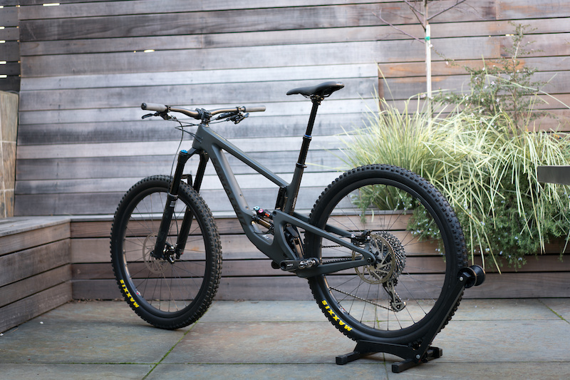 santa cruz megatower black