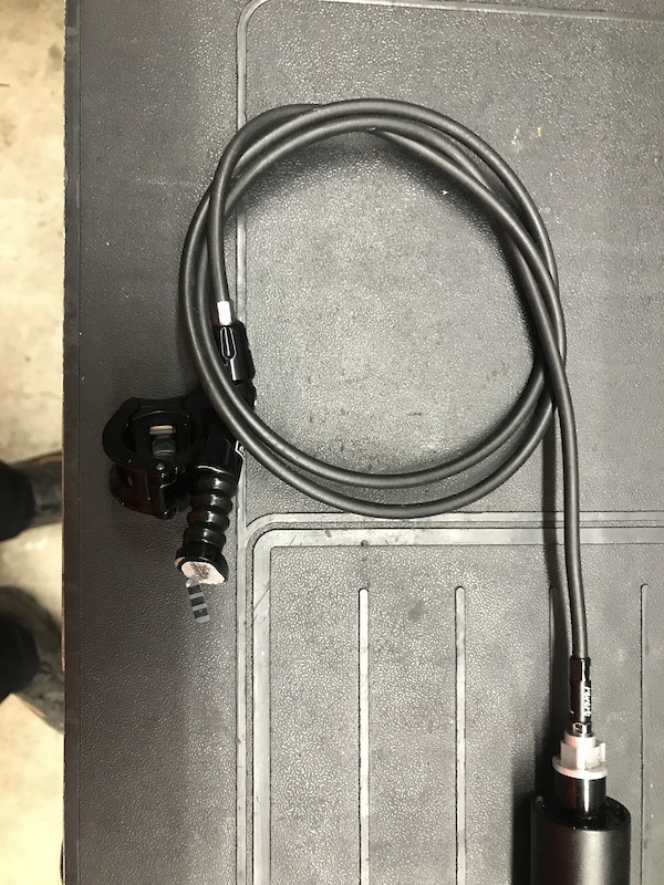 2018 Rockshox Reverb dropper and remote For Sale