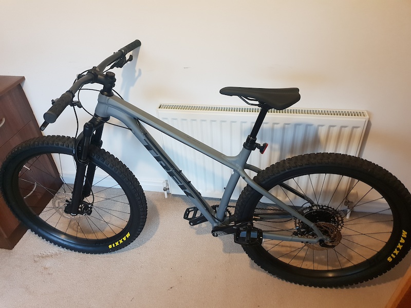 trek 2019 roscoe 8 27.5 mtb