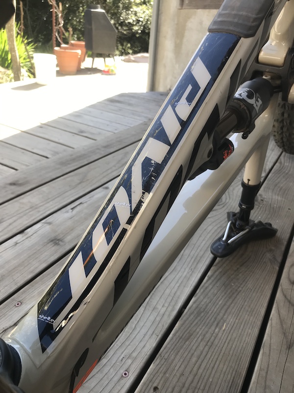 pivot reynolds carbon wheels