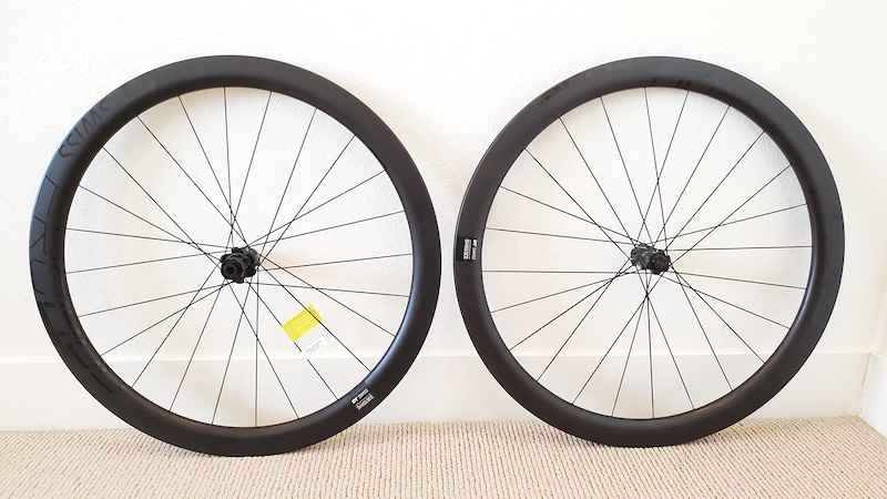 dt swiss erc 1650 spline db 47 carbon wheelset