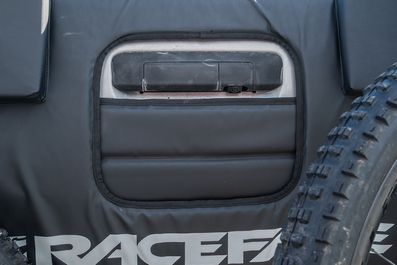 race face tailgate cover