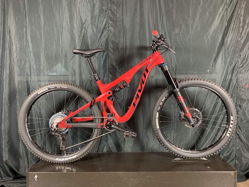 2018 pivot mach 5.5 specs