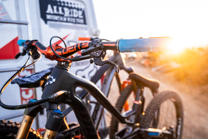 Kirt Voreis bikes packed and ready to go at sunrise during a mountain biking roadtrip in California