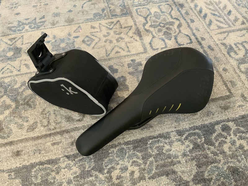 fizik r7 saddle