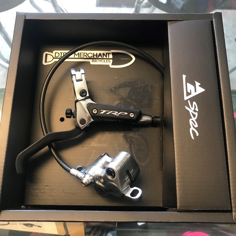 TRP Quadiem G-Spec Freno Ruota Anteriore Front Brake 4 Pistoni Downhill TRP Quadiem G-Spec Freno Ruota Anteriore Front Brake 4 Pistoni Downhill