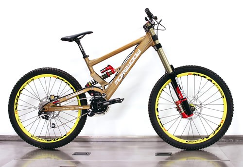 the new morewood proto dh.. its insane.. and NO!!!! IT IS NOT A COPY OF THE COMMENCAL LINKAGE