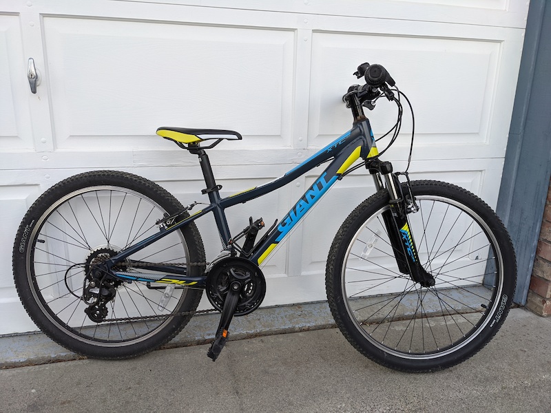 giant xtc 24 inch mountain bike