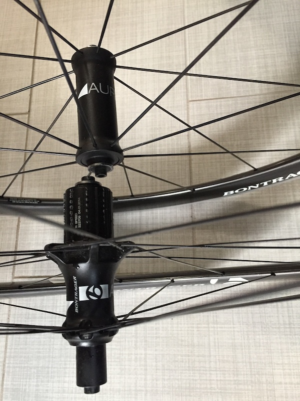 2018 Bontrager Aura 5 TLR Road Wheels 