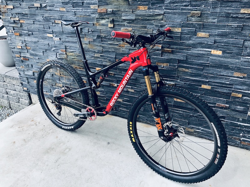 rocky mountain element carbon 90