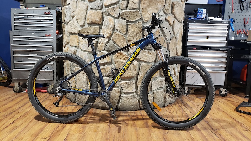 2019 rocky store mountain growler 20