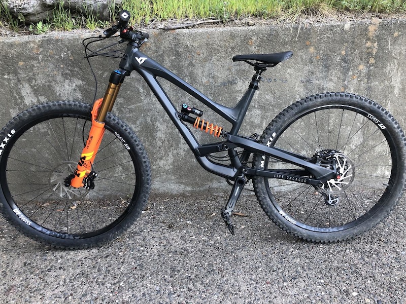 Yt capra with clearance coil shock