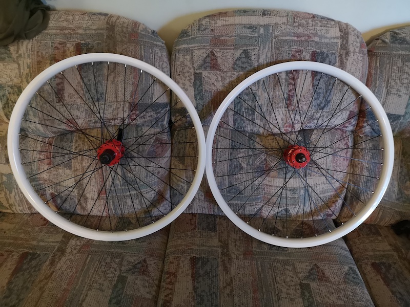 2011 White 26" giant wheels For Sale