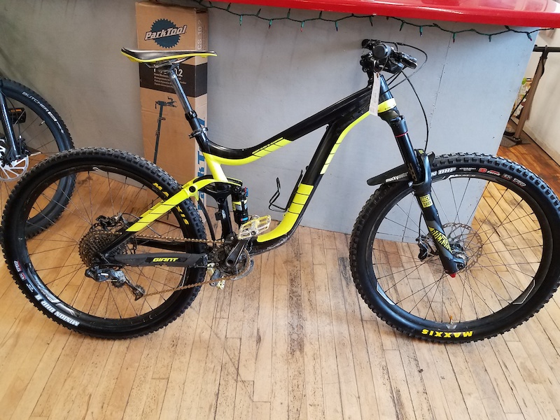 2017 Giant Reign 2, size MEDIUM For Sale