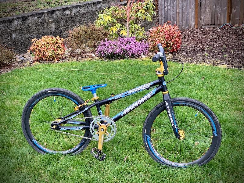 2019 Bombshell Avent Nine43 9.5 carbon wheels forks bars For Sale