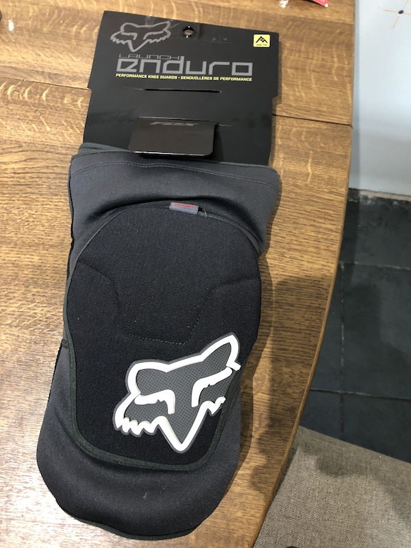 2020 Fox enduro knee pads medium brand new For Sale