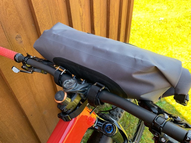 apidura dropper saddle pack