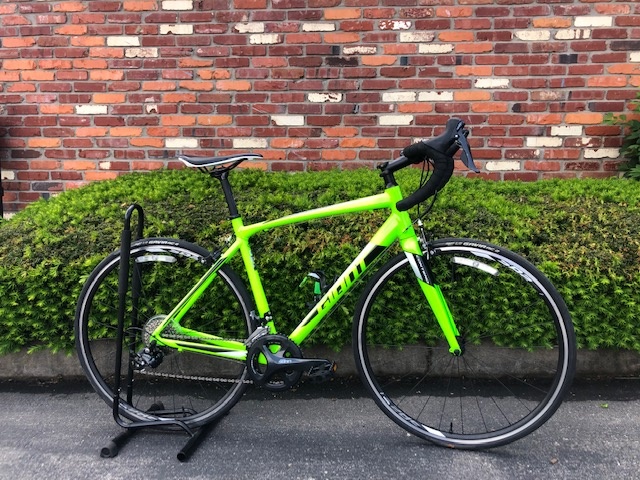 2018 Giant Pre Owned - Giant Contend 1 Neon Green Medium For Sale