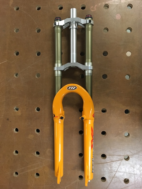 Manitou X-Vert TPC Dual Crown Fork: FOR PARTS/DISPLAY