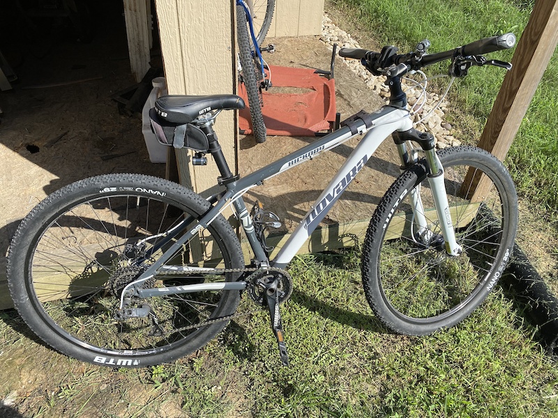 Novara 29er best sale mountain bike price